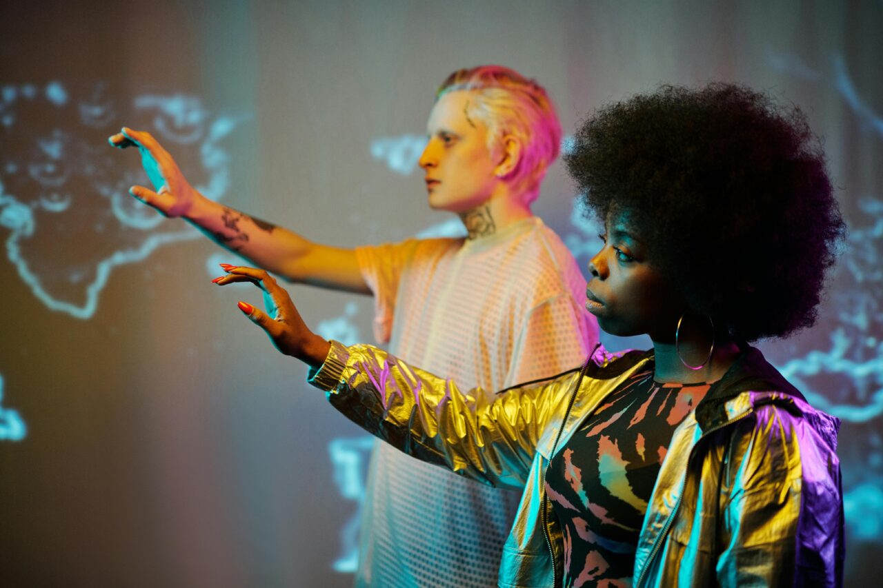 Holographic Displays & AR Interfaces
